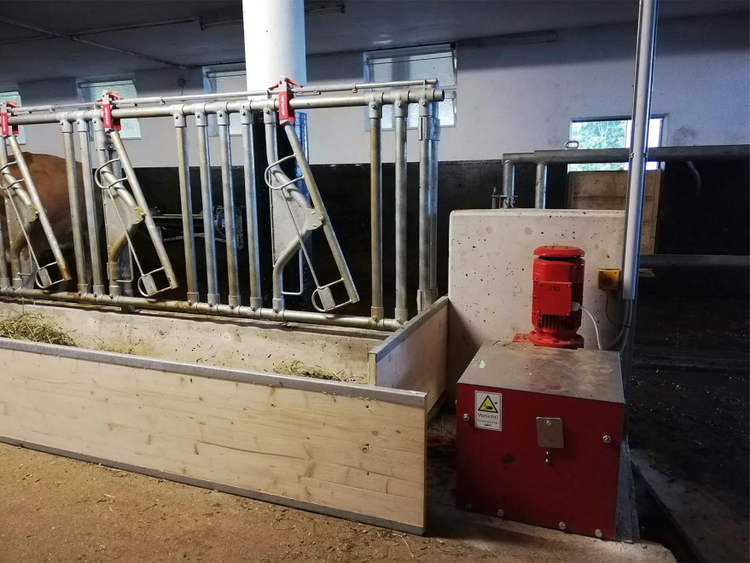 Image of the feedstar winch in a stable