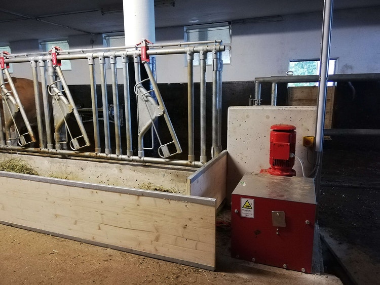 Bild der feedstar Winde in einem Stall