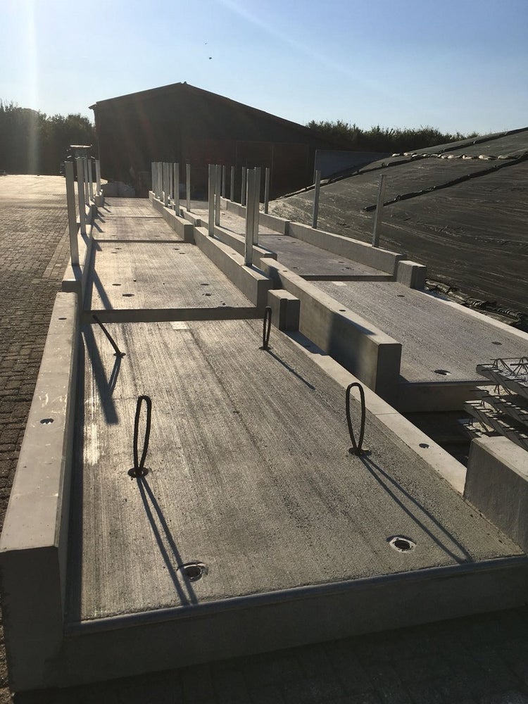 Außenansicht der Betonkonstruktion des feedstar Futterbandes