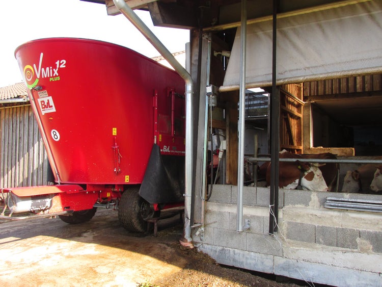 Mélangeur hybride feedstar – alimentation flexible via tracteur ou moteur électrique.