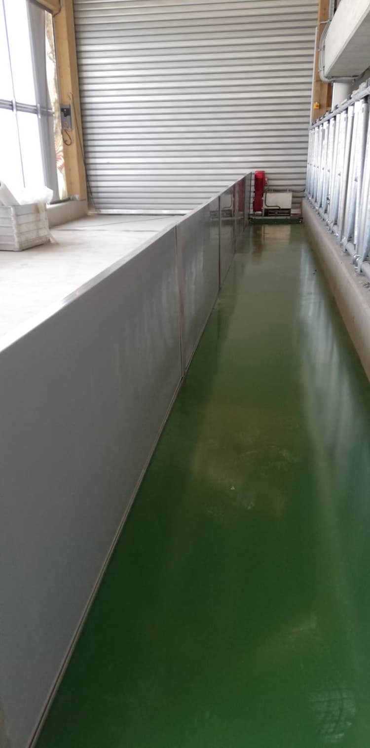 Stall bild von innen mit Feedstar Futterband