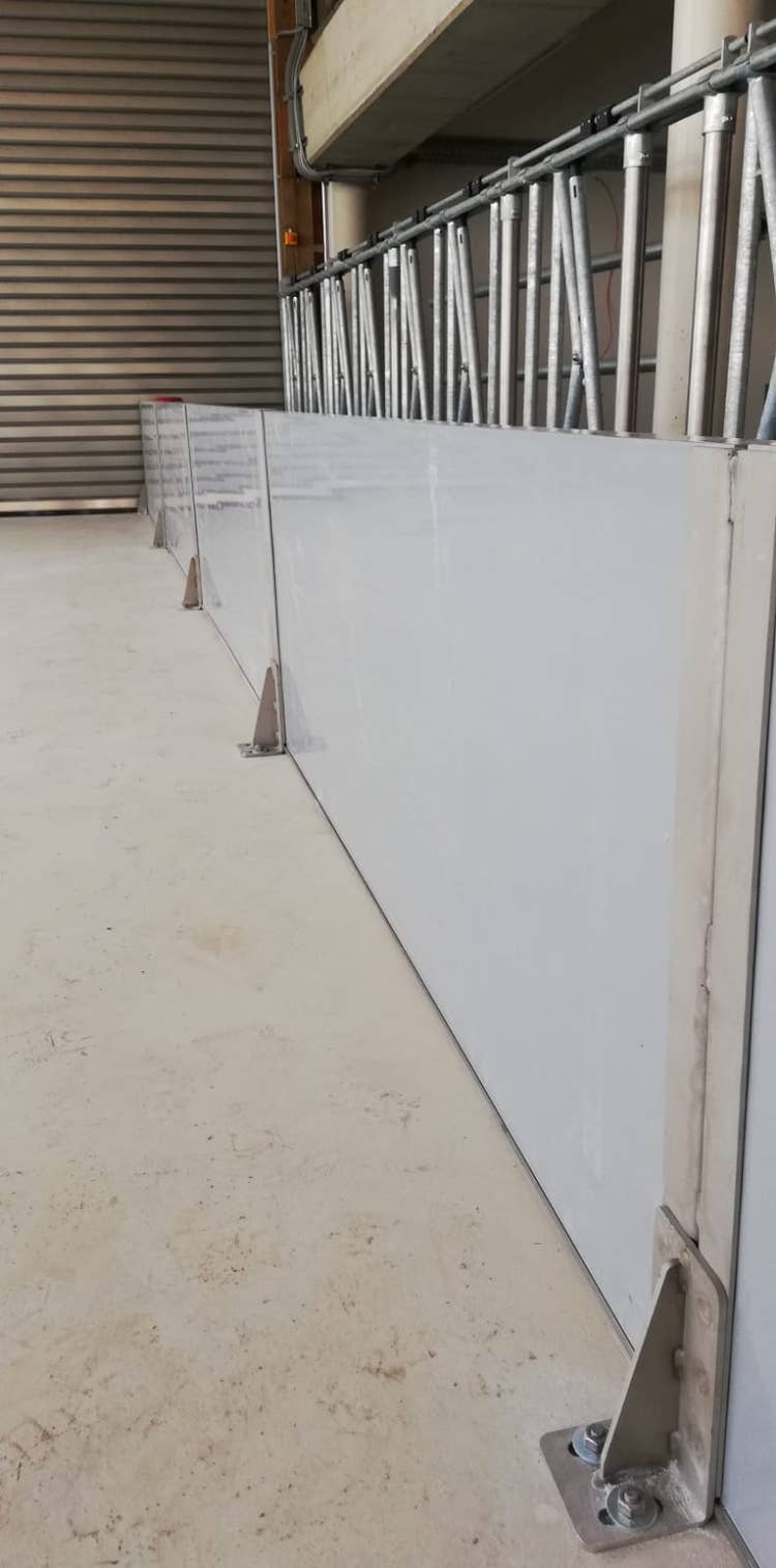 Stall bild von innen mit Feedstar Futterband